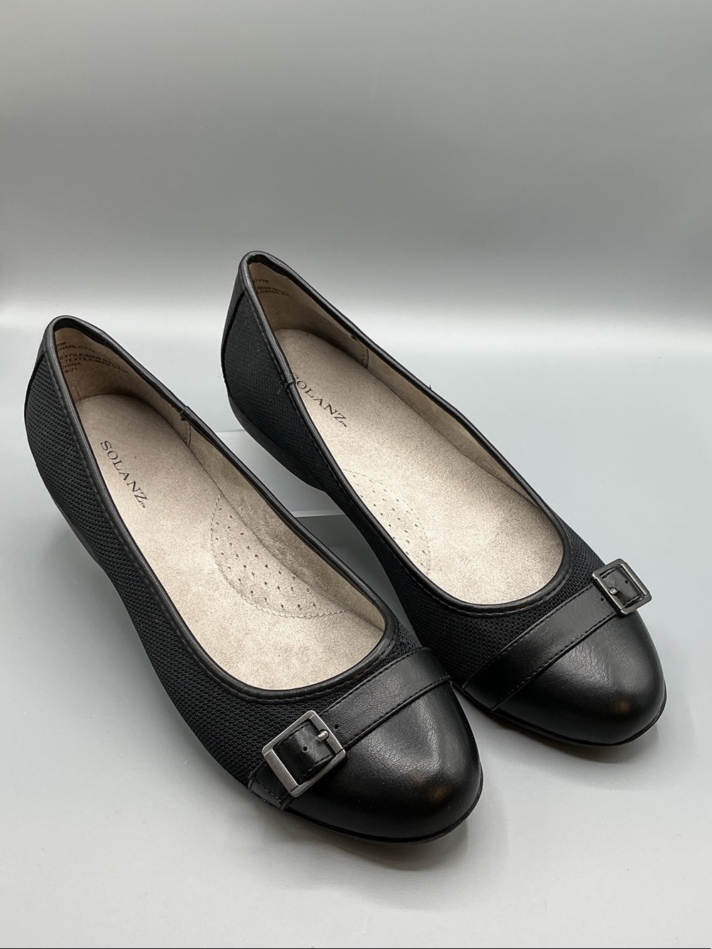 Solanz Charlotte Black Buckle Ballet Flats for Women, size 12M